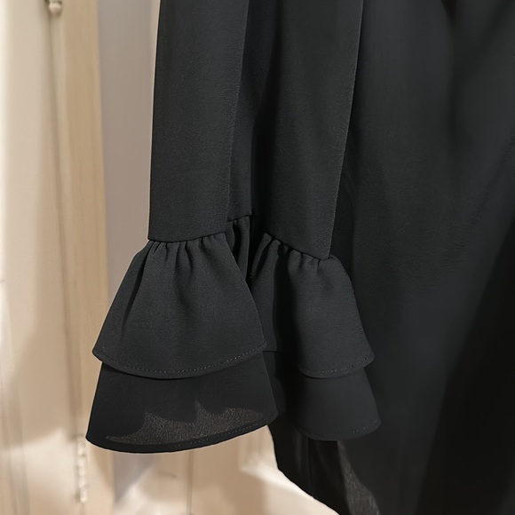 Elle Blouse - Picture 3 of 8